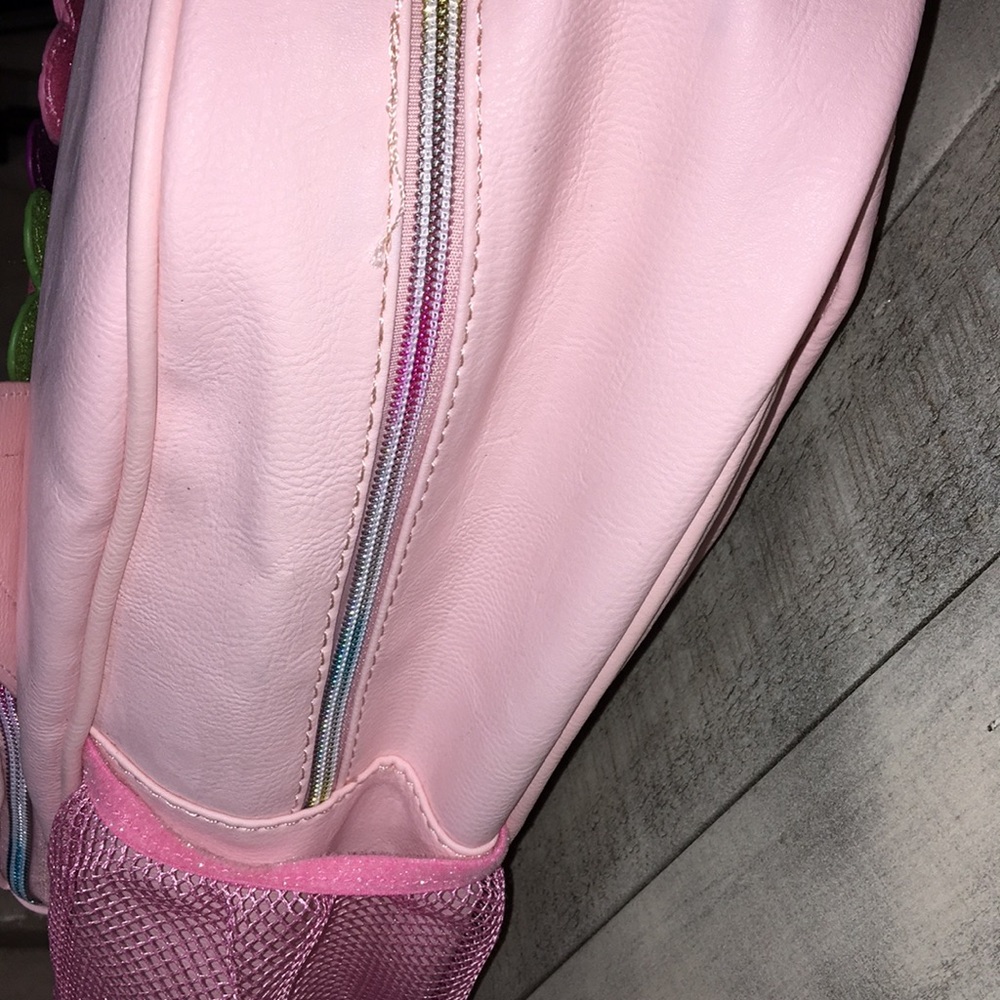 OMG Unicorn Packback - Picture 6 of 6